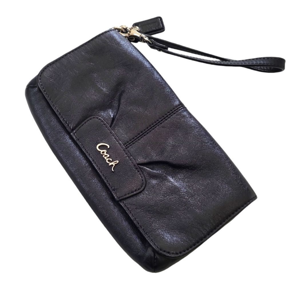 EUC authentic COACH Wristlet Ashley Black Leather Flap Wallet designer